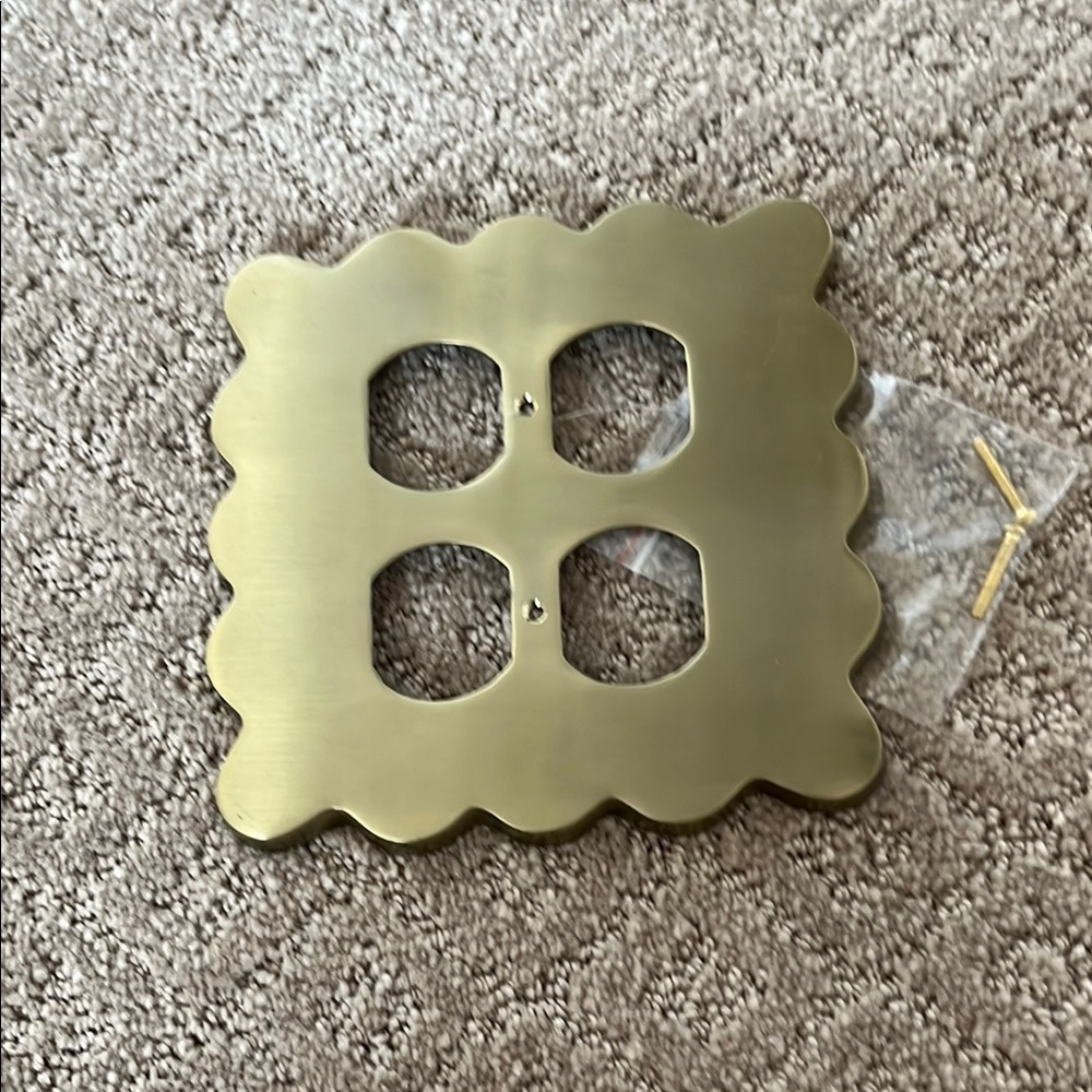 Anthropologie Wiggle Double Outlet Cover